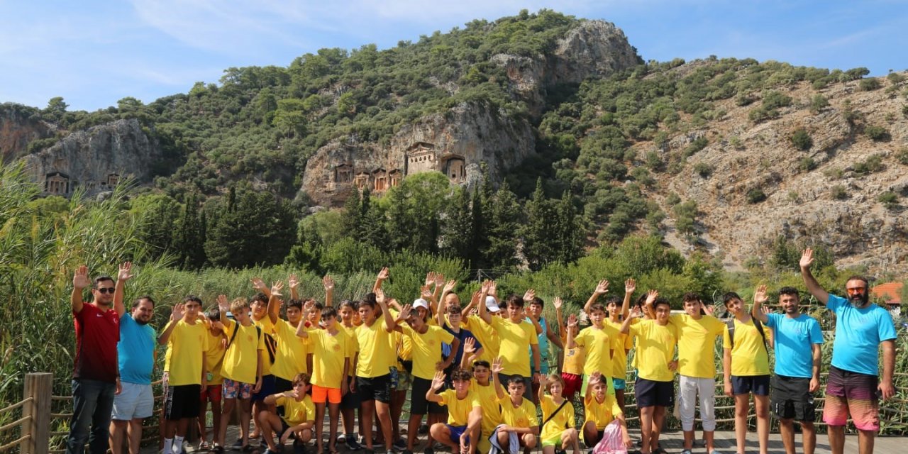 Gençler kamp ateşini Köyceğiz’de yaktı