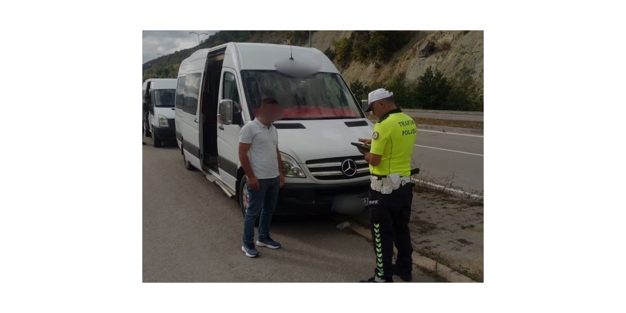 Trafik ekipleri okul servislerini denetledi