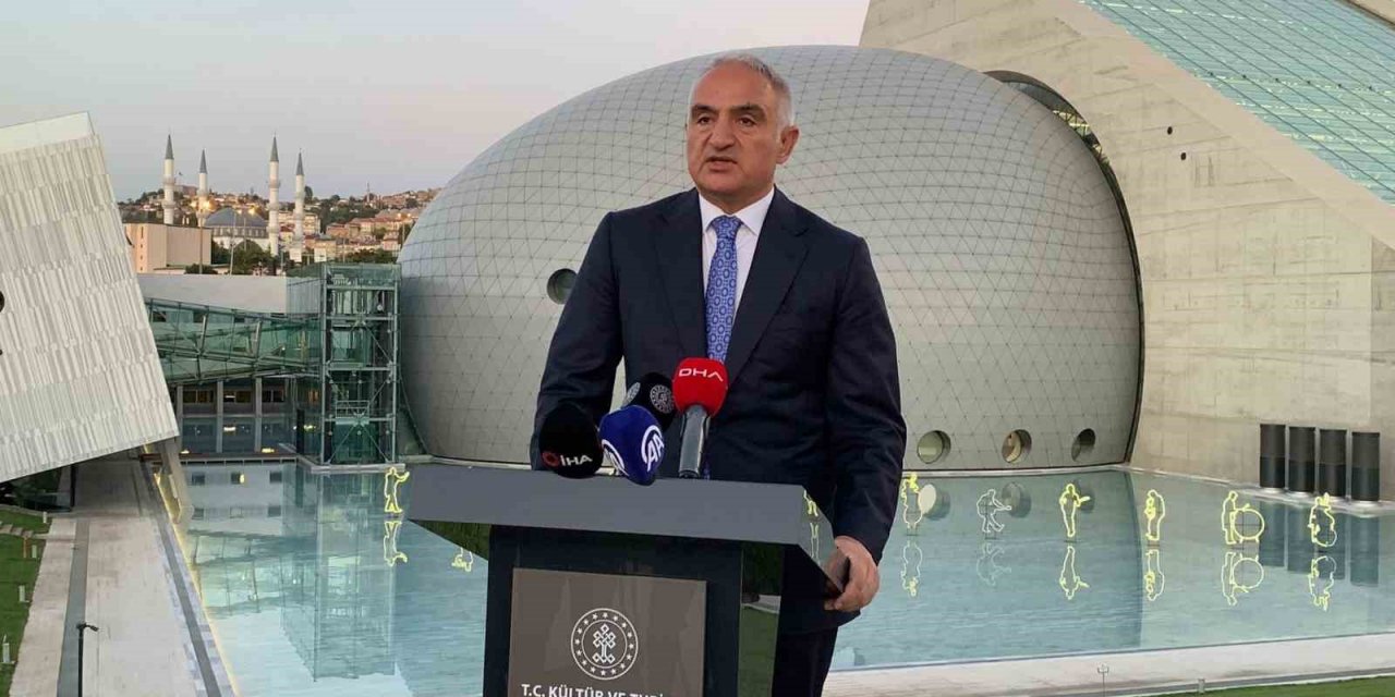 Bakan Ersoy, Tamer Karadağlı ve Tan Sağtürk ile bir araya geldi