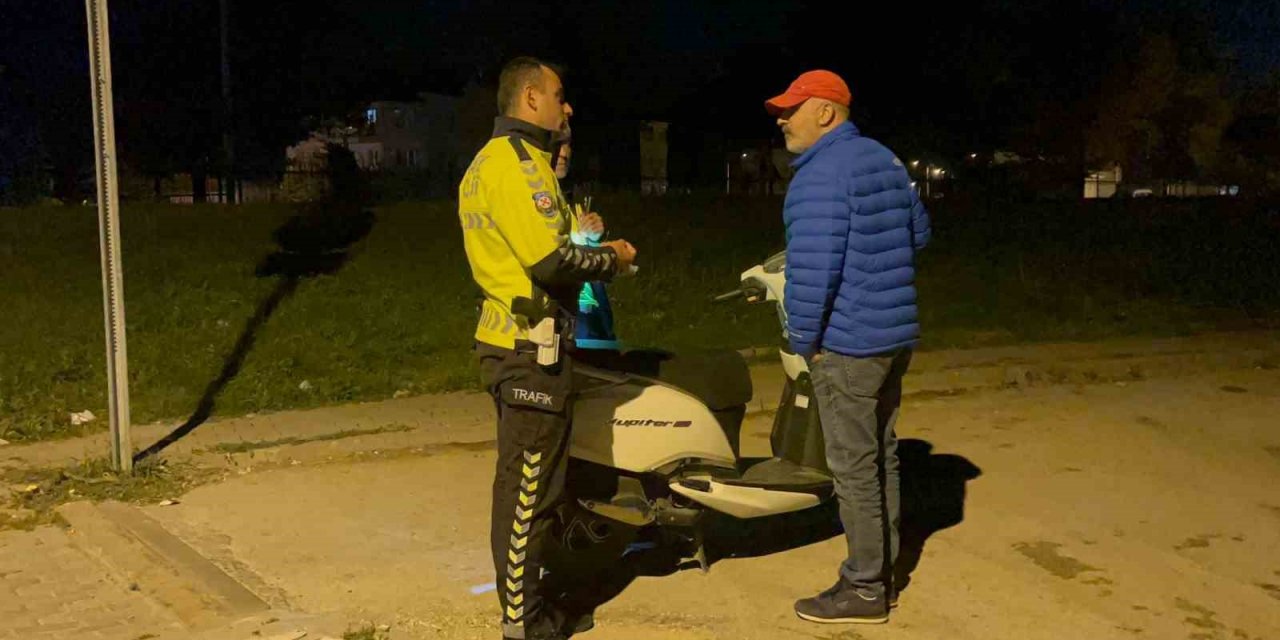 Devrilen motosikletten düşen alkollü sürücü ekiplere zor anlar yaşattı