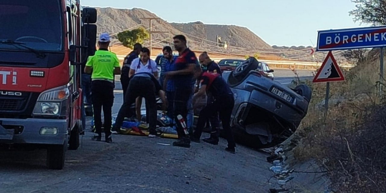 Otomobil ters döndü