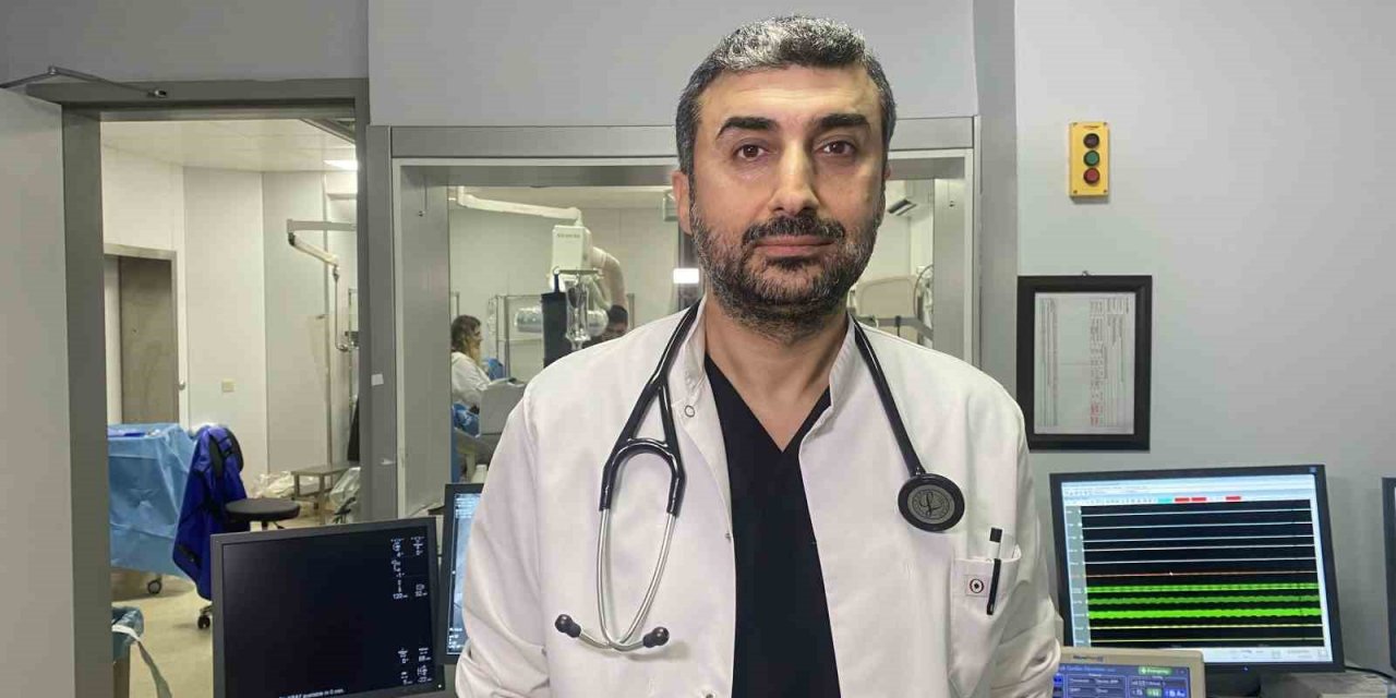 Aniden öldüren doğumsal kalp hastalığı yıllar sonra ortaya çıktı, 18 yaşındaki genç Koşuyolu’nda sağlığına kavuştu