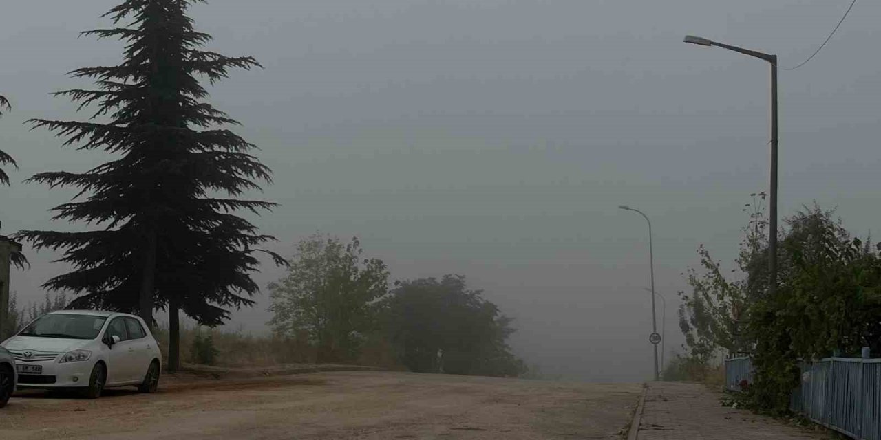 Eskişehir’in bazı bölgelerinde sabah saatlerinde sis hakim oldu