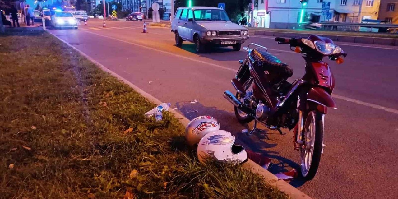 Tavşanlı’da otomobil ile motosiklet çarpıştı: 2 yaralı