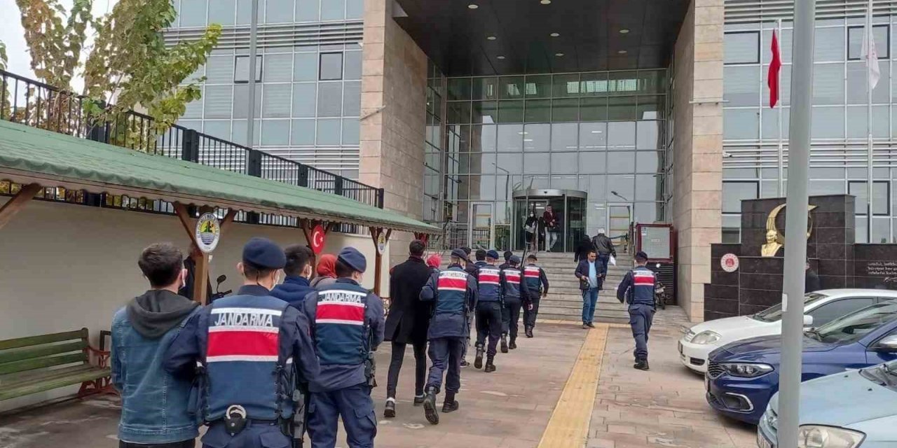 Jandarma Suç Araştırma Timleri suçlulara göz açtırmıyor