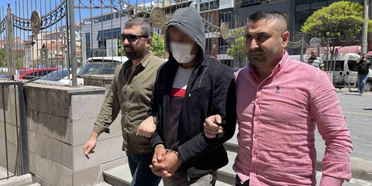 15 yaşındaki oğlunun öldürdüğü kadının davası ertelendi