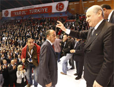 Eski Bakanın son kararı MHP oldu