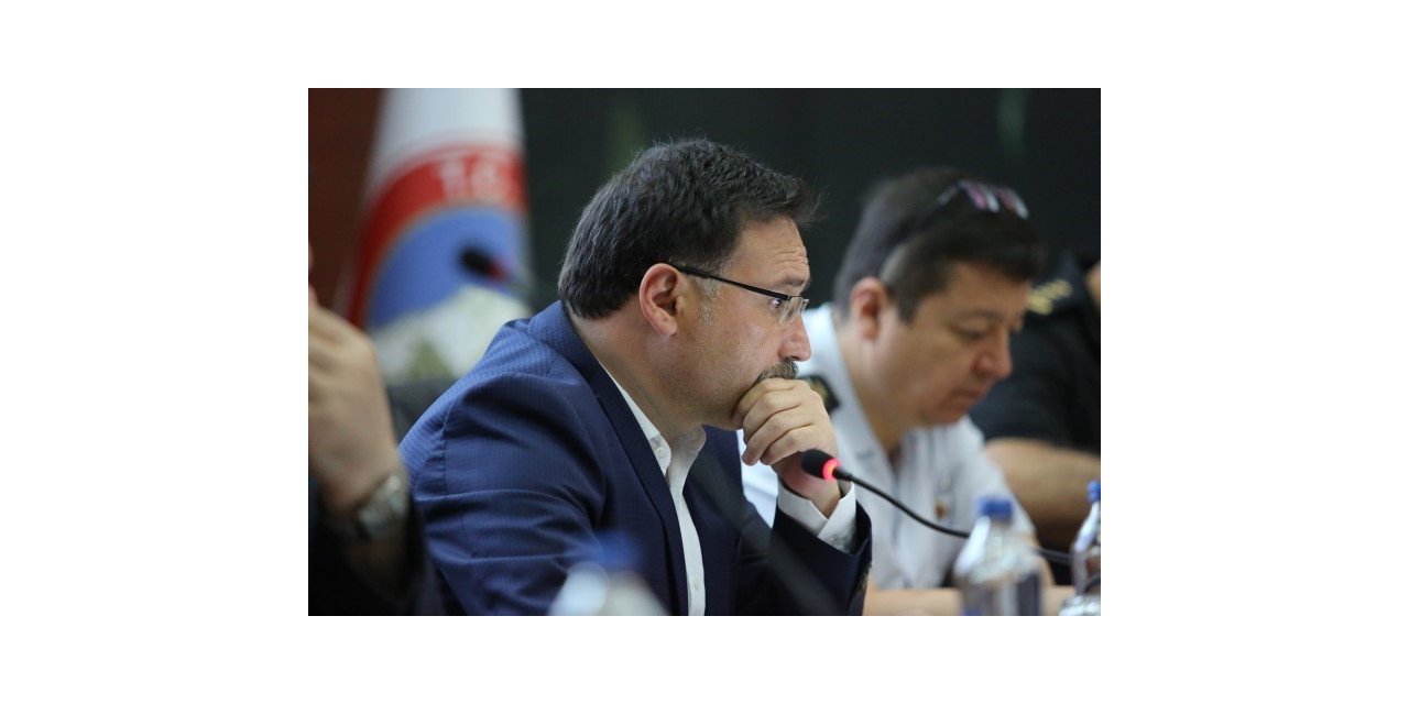 Vali Çiçek: "Uyuşturucu enkazının altında çocuklarımızı bırakmayacağız"