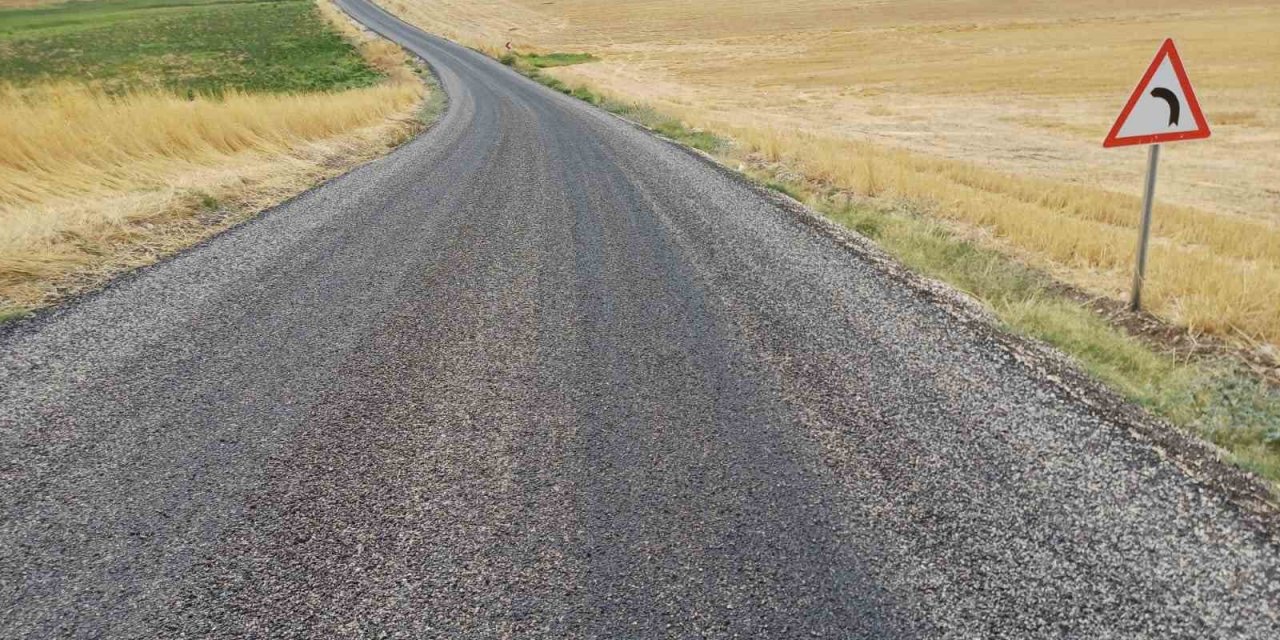Büyükşehir Belediyesi, 17 kırsal mahallede yol yapım çalışmalarını sürdürüyor
