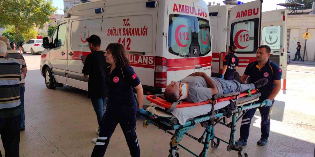 Bursa’da motosiklet yayaya çarptı: 2 yaralı