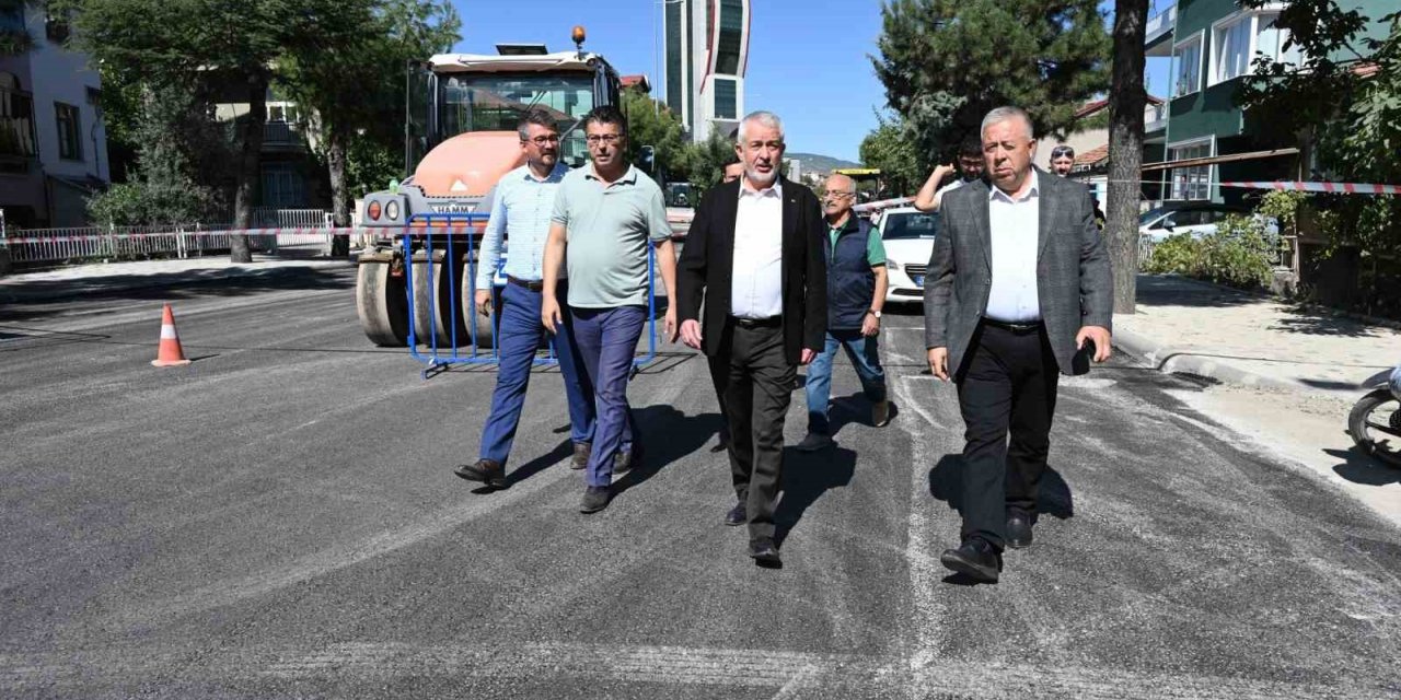 Başkan Başdeğirmen, asfalt çalışmasını yerinde inceledi