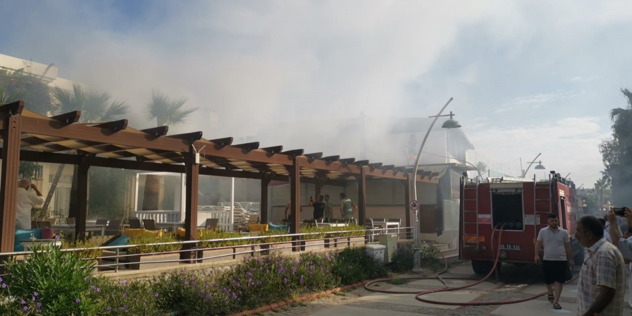 Otelde yangın paniği