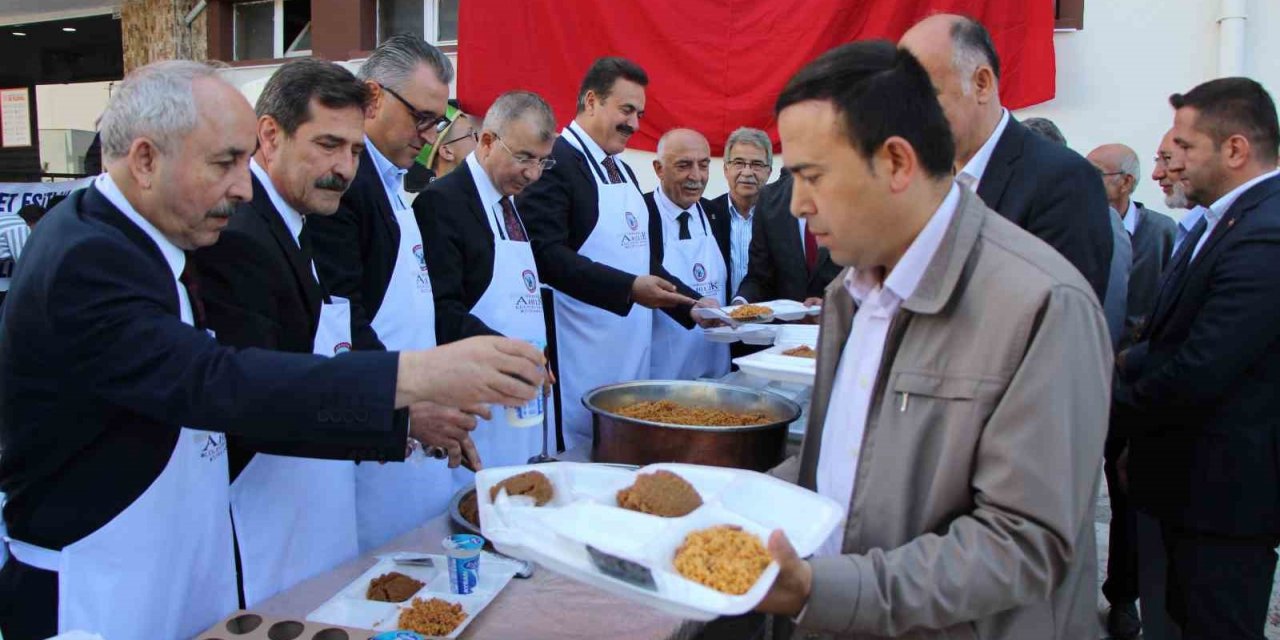 Amasya’da yöneticilerden esnaflara ahi pilavı