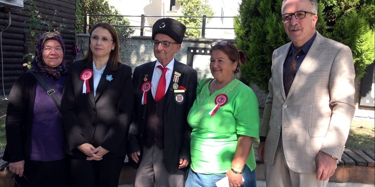 Rektör randevu aldı, vali fotoğraf çektirdi