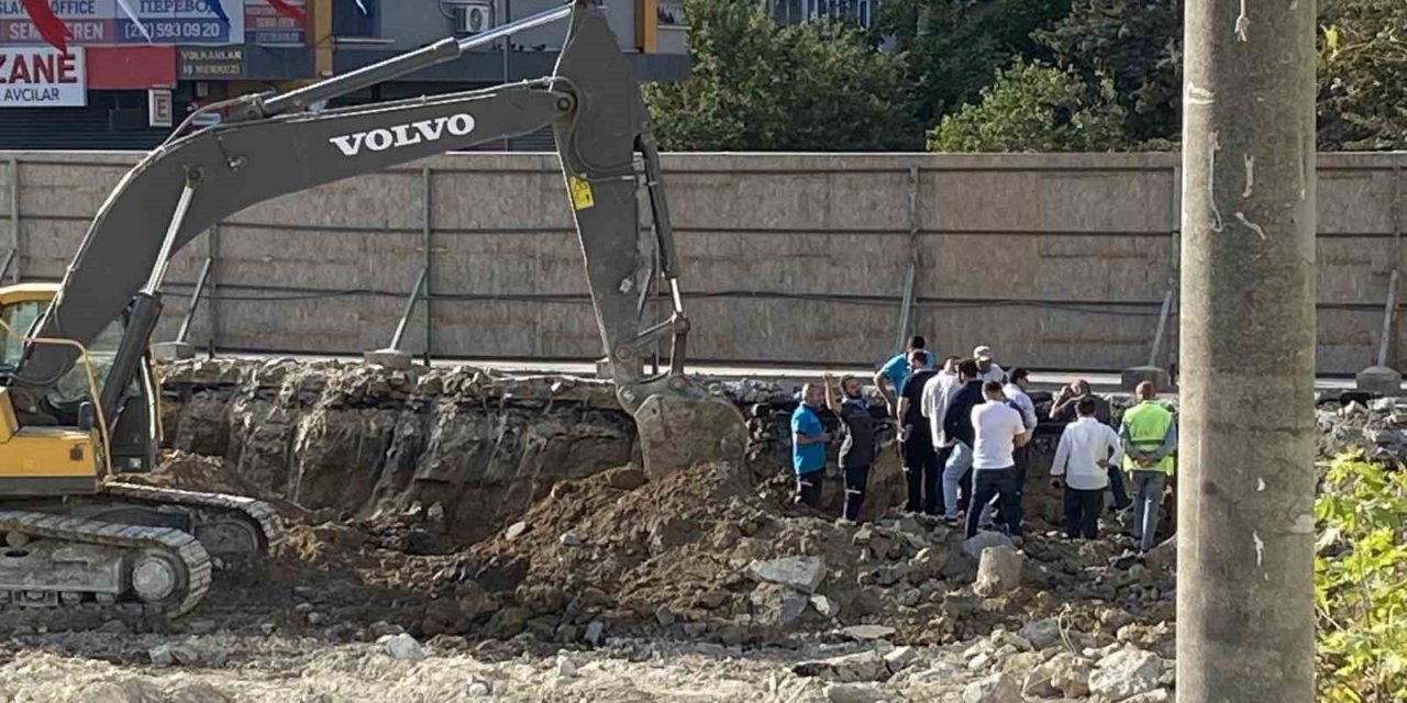 Avcılar’da İBB’nin çalışması sırasında doğalgaz borusu patladı: Mahalleli büyük panik yaşadı