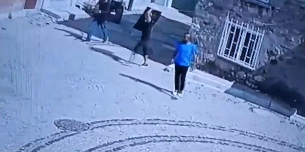 Çatalca’da bir eve giren hırsızlar LCD ekran televizyonu kucaklayıp kaçtı