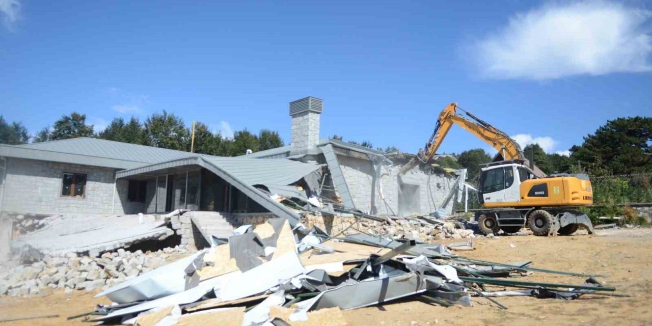 Uludağ’da kaçak yapılardan temizleniyor