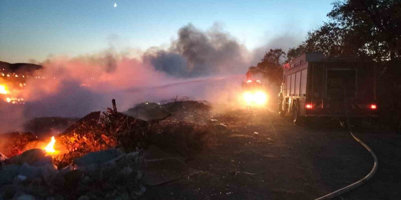 Balıkesir’de çöplük yangını