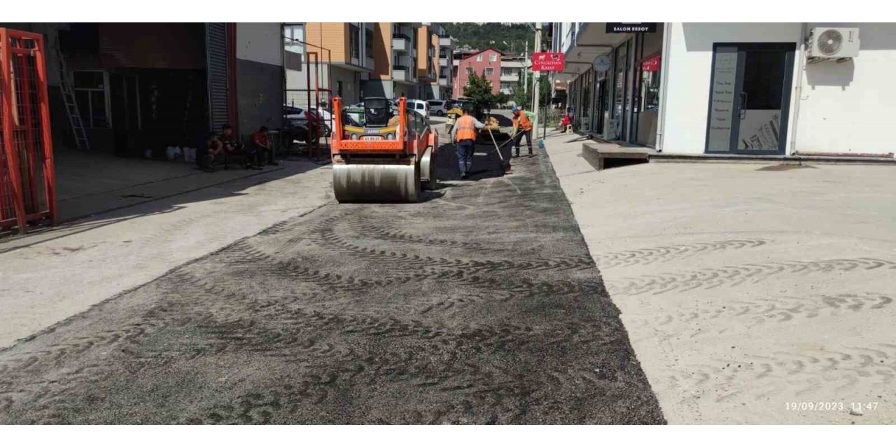 Murat Taşer Sokağa 100 ton asfalt