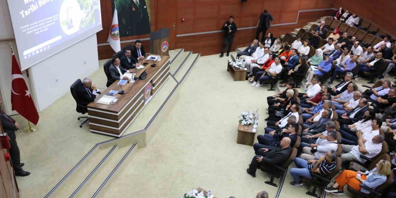 Vali Çiçek tarih öğretmenleriyle bir araya geldi