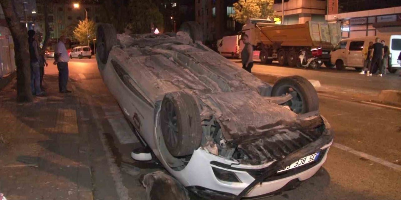 Ümraniye’de otomobil takla attı, sürücü olay yerinden kaçtı