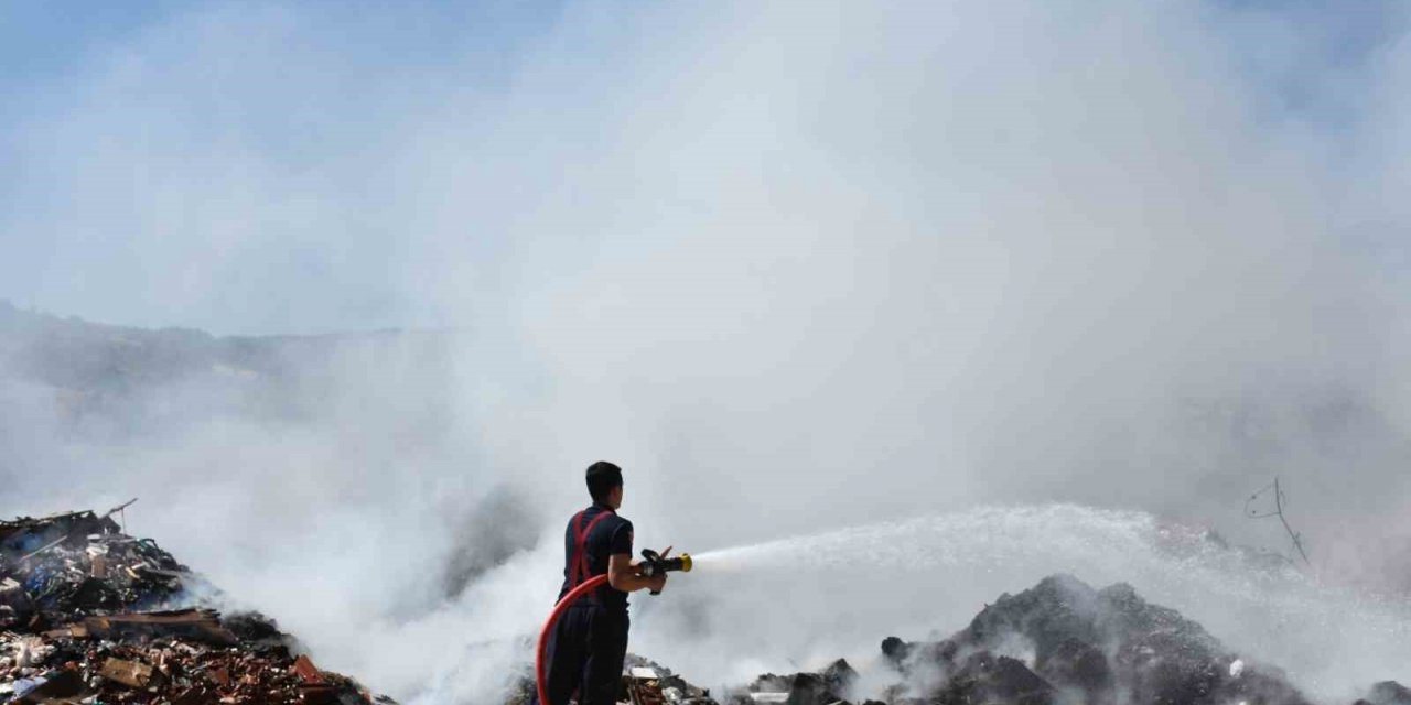 Sanayi sitesinde korkutan yangın