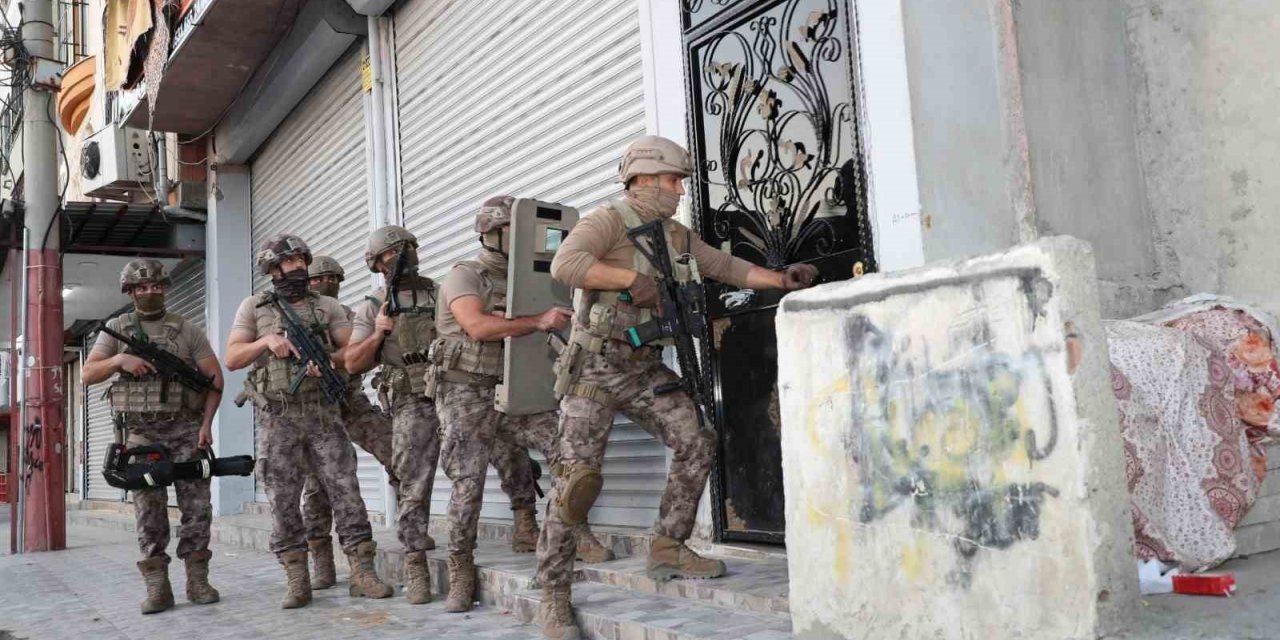 Mersin’de göçmen kaçakçılığı operasyonu: 3 tutuklama