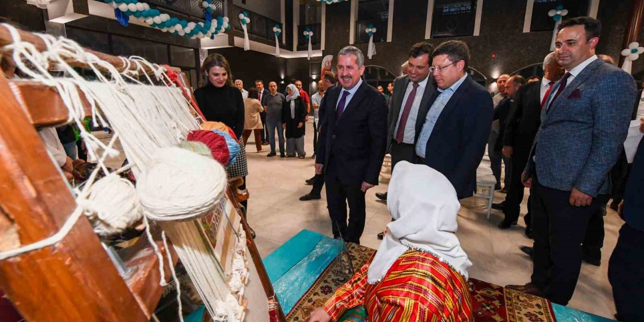 Sözü verilen ticaret merkezi Uşaklılarla buluştu