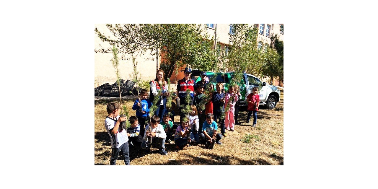Jandarma ekipleri öğrencilere çevre bilincini aşıladı