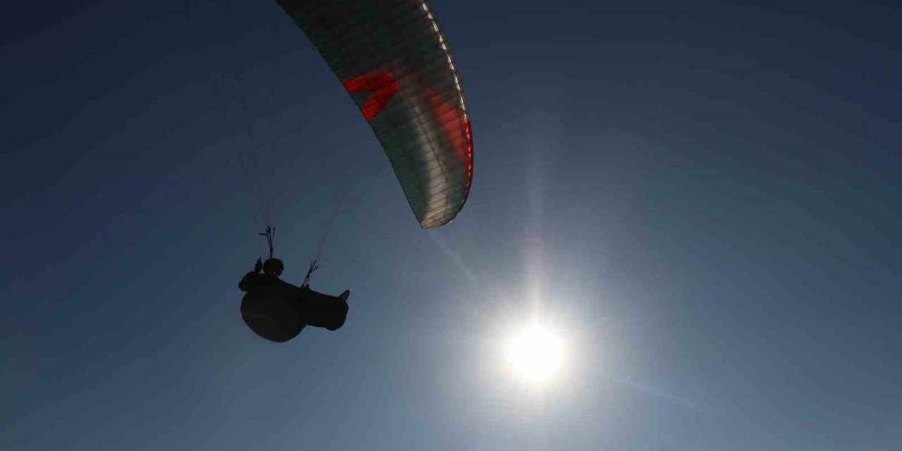 Yamaç paraşütçülerin gözde adresi Kırantepe’de sezon kapanıyor