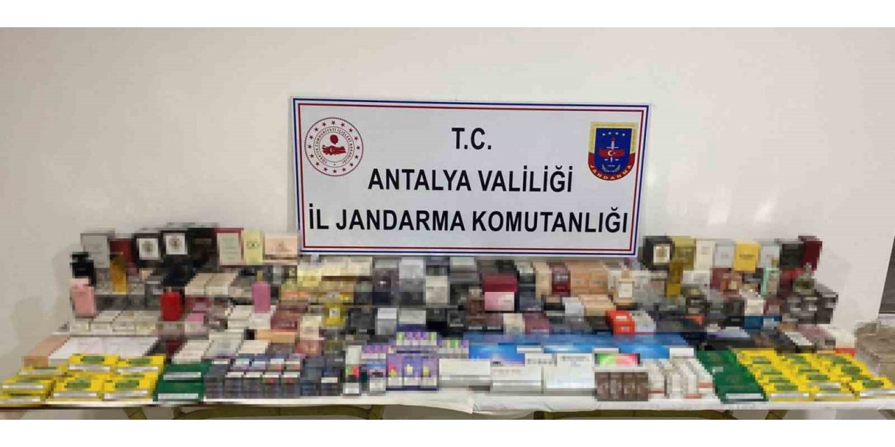 Antalya’da kaçak sigara operasyonu: 3 gözaltı
