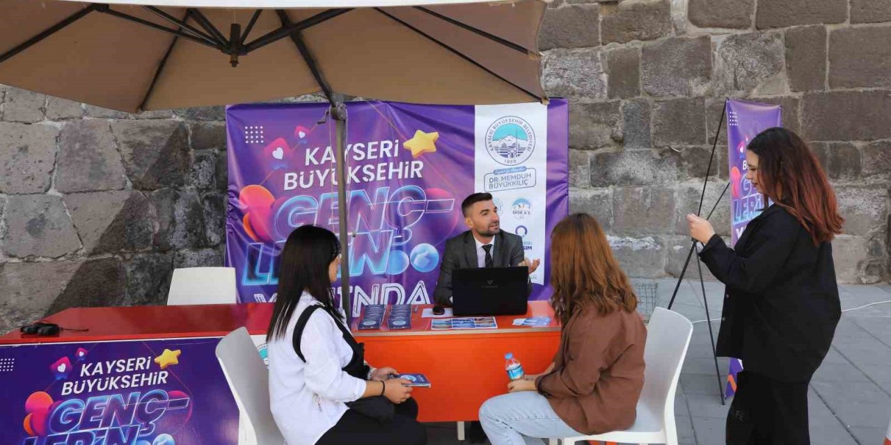 Büyükşehir’in ’rehberlik ve danışmanlık’ hizmeti öğrencilerden tam not aldı