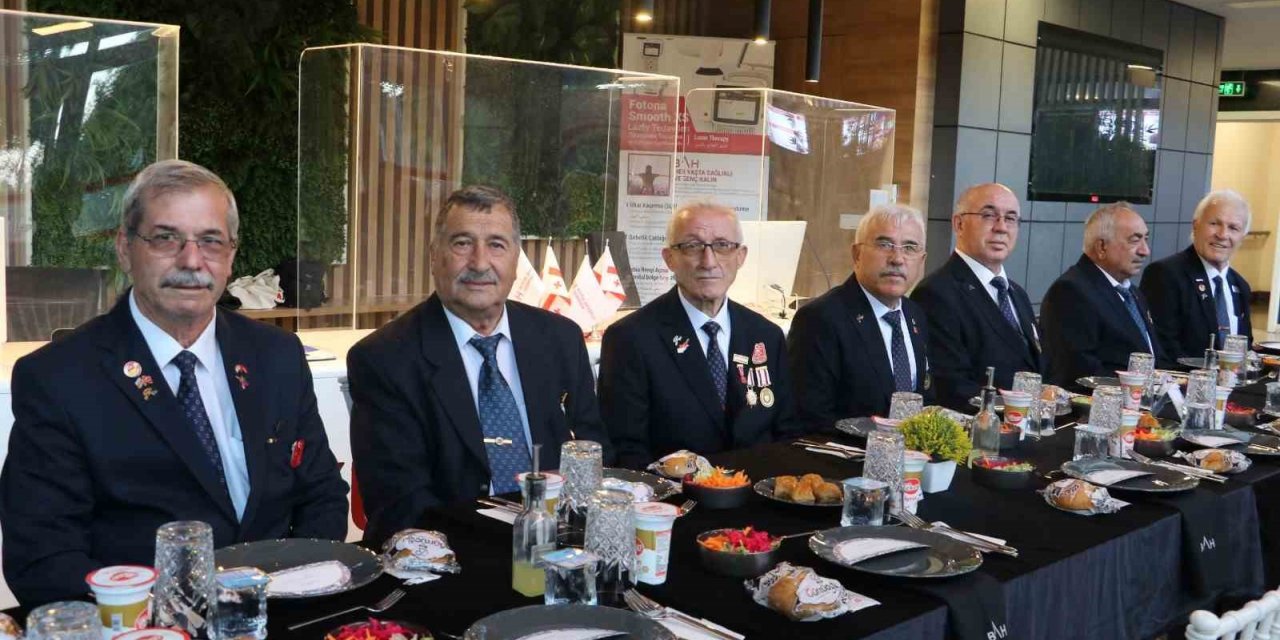 Hastaneden gazilere vefa