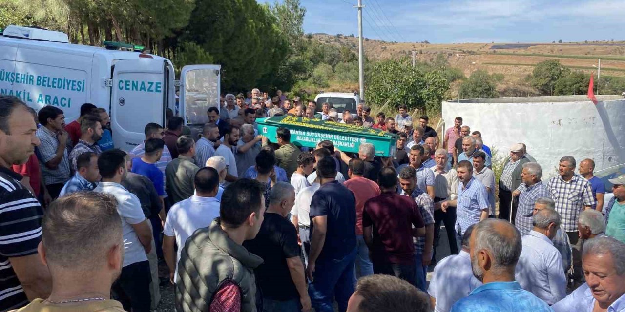 Kazada hayatını kaybeden iki liseli toprağa verildi