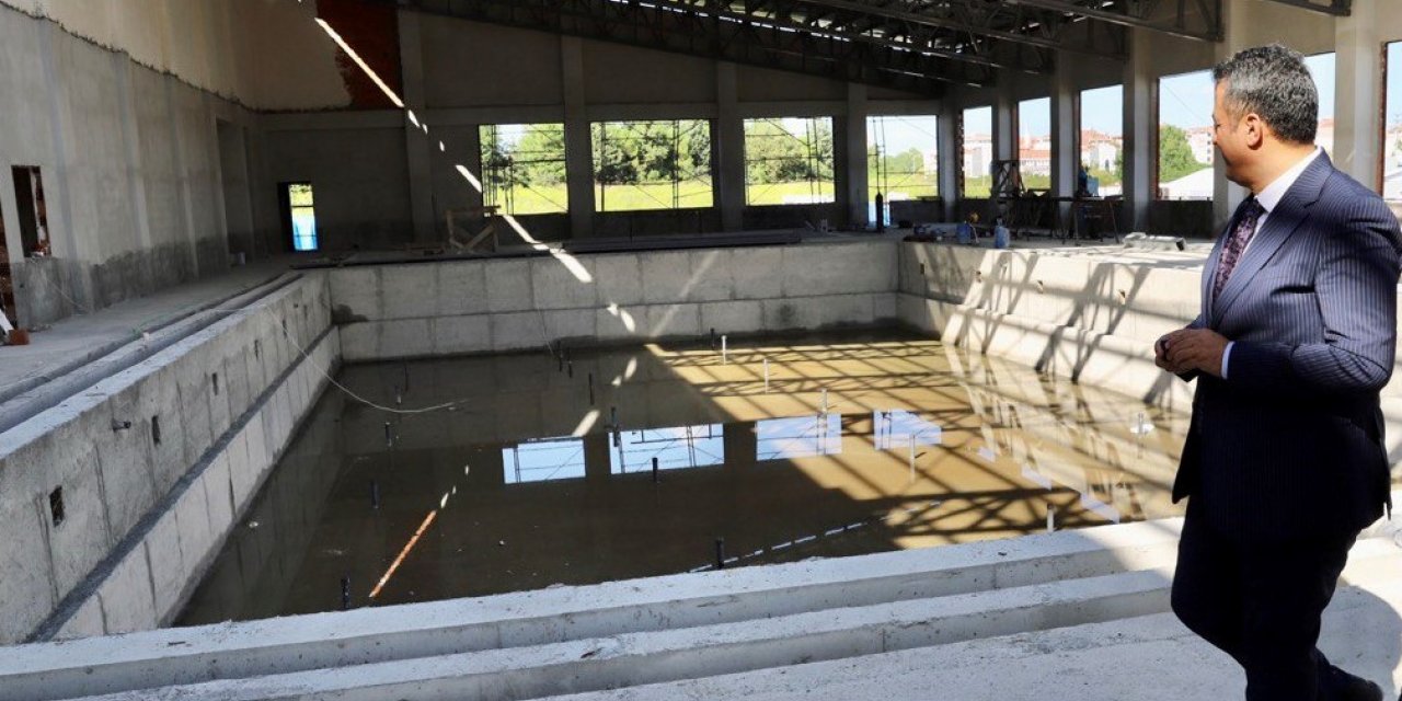 Çarşamba Yarı Olimpik Yüzme Havuzunda sona yaklaşıldı: İlçe yüzme bilmeyen kalmayacak