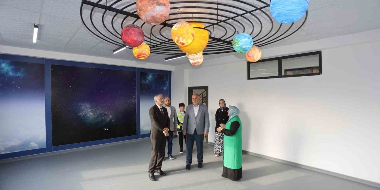 Geleceğin bilim insanları Canik’te yetişiyor