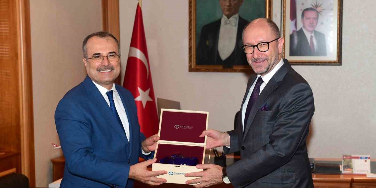 Rektör Kurt’tan Rektör Erdal’a ziyaret