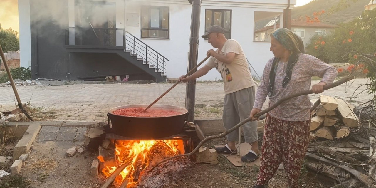Kadınların 8 saatlik uğraşı sonunda hazırlanıyor