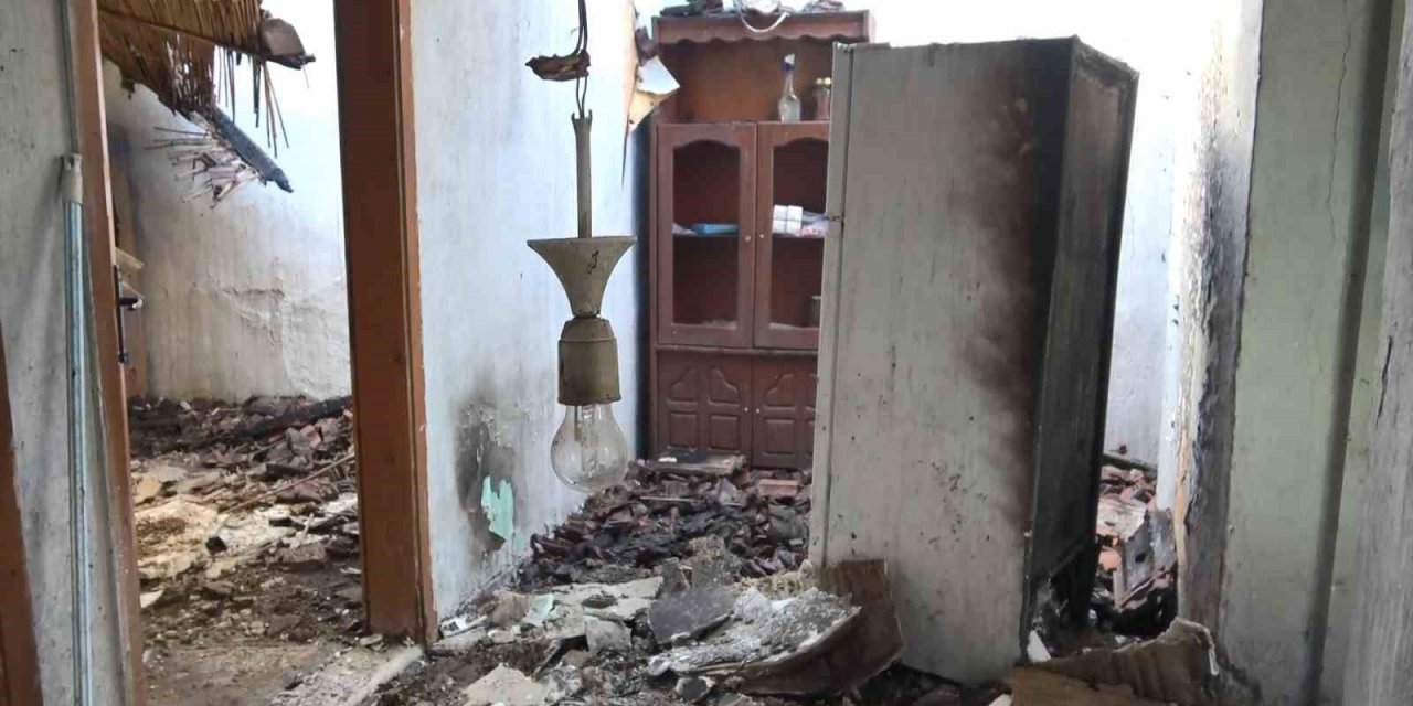 Yangında mahsur kalan yaşlı adam böyle kurtarıldı