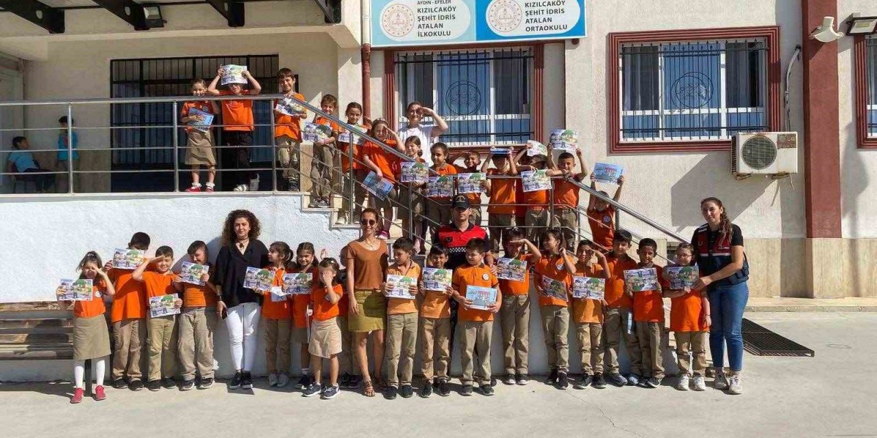 Jandarma ekipleri öğrencileri bilgilendirdi