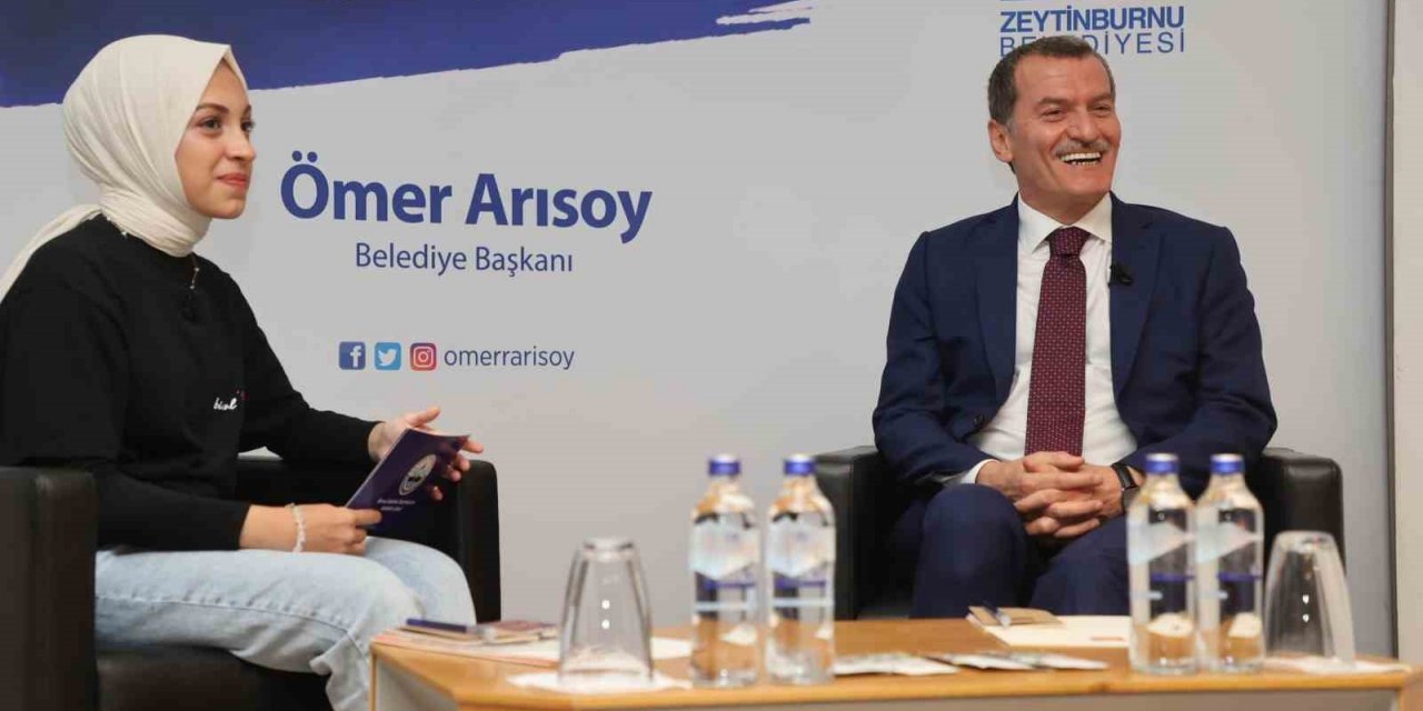 Zeytinburnu Belediye Başkanı Arısoy gençlerle bir araya geldi