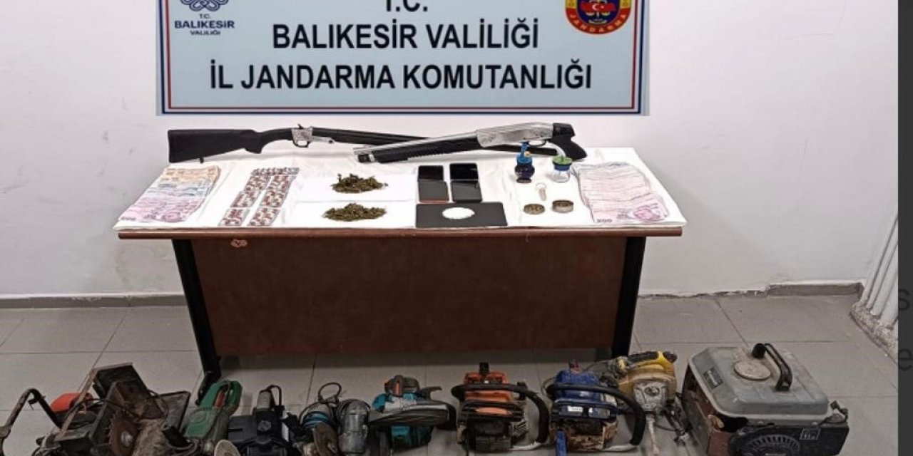 Ayvalık’ta jandarmadan uyuşturucu operasyonu