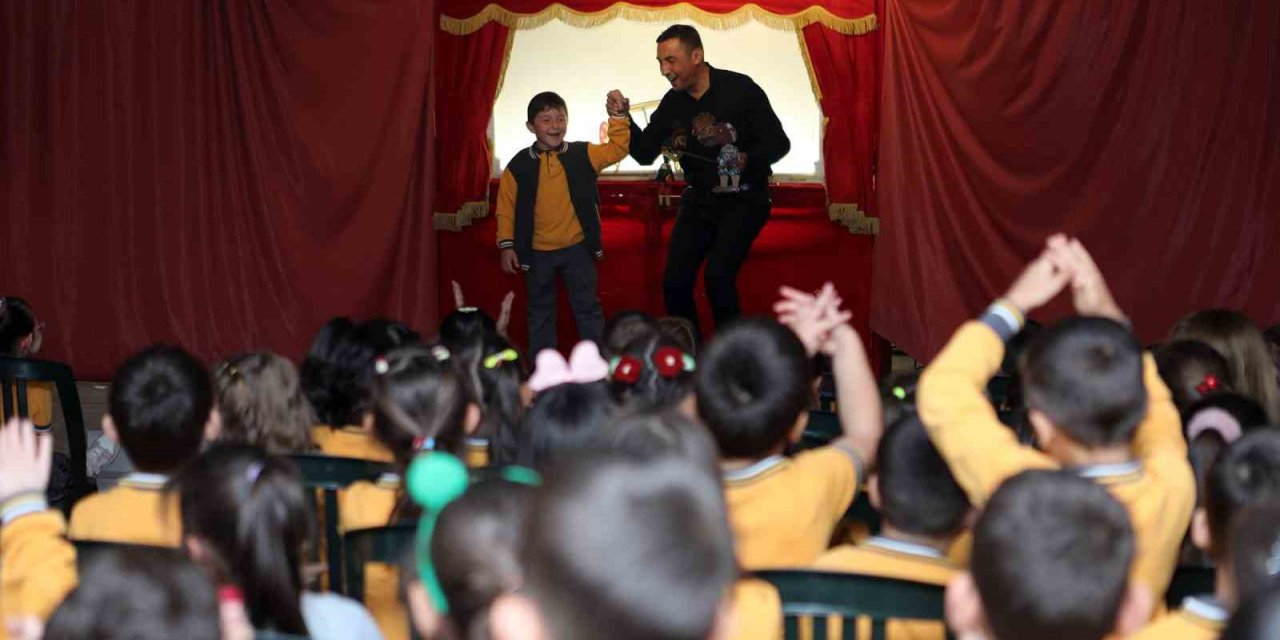 Minikler gölge oyunu ile tanıştı