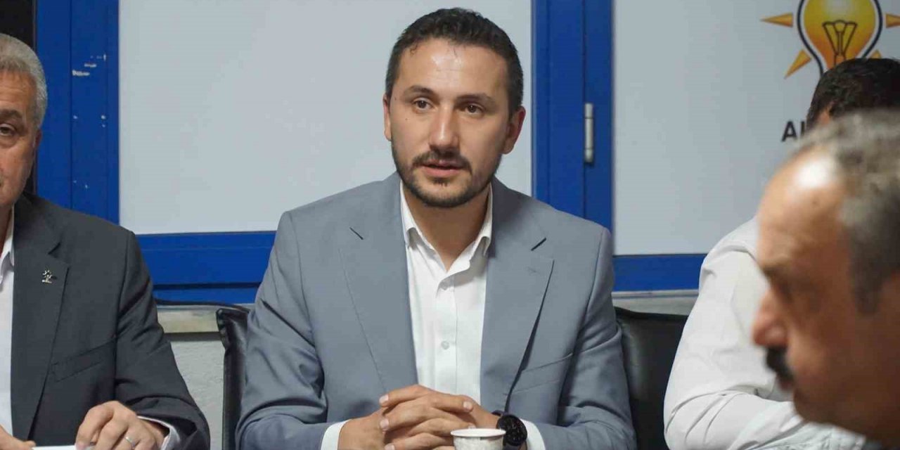 AK Parti’de ilçe başkanları aday adaylığı için istifa etti