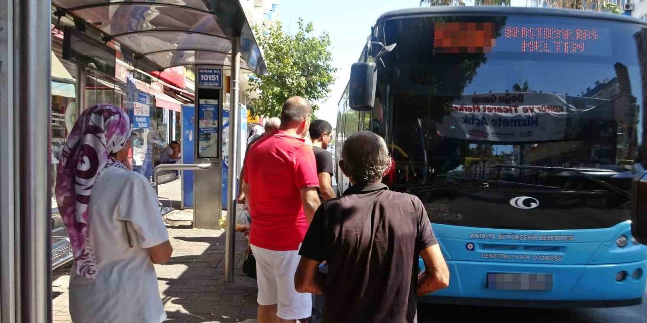 Antalyalı yaşlılar ücretiz taşımadan memnun