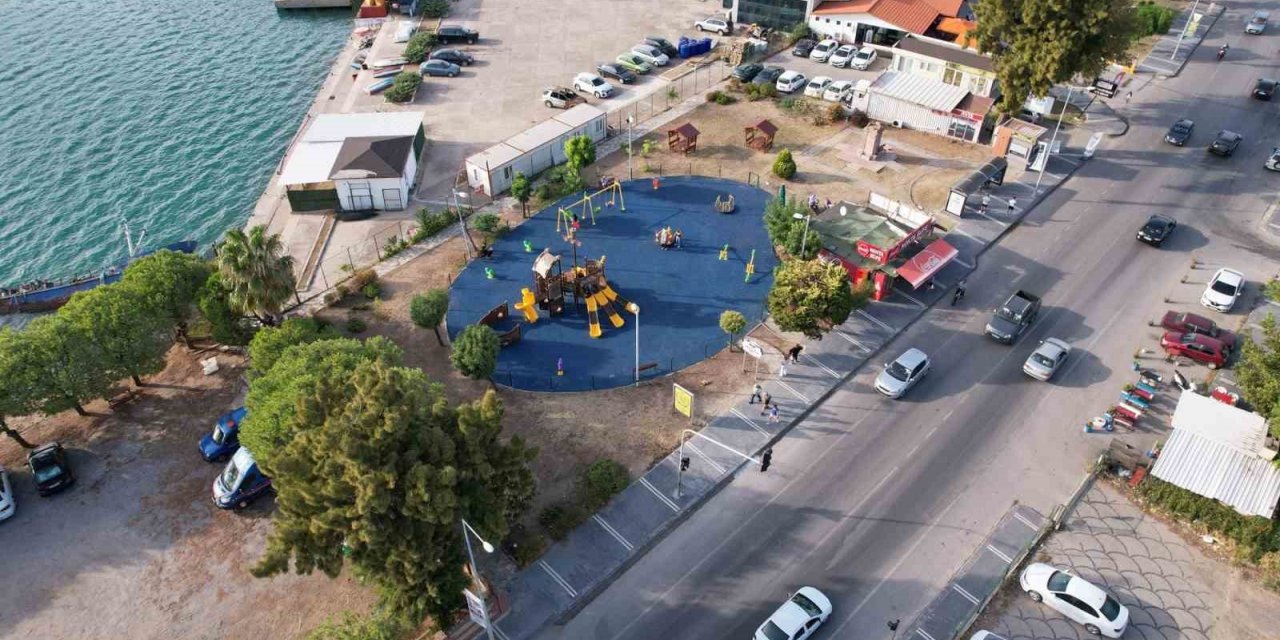 Ayvalık’ın yeni parkları göz kamaştırıyor