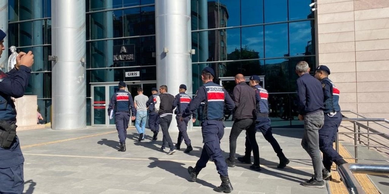 125 bin TL değerindeki bin 500 metre kabloyu çalan 4 şüpheli tutuklandı