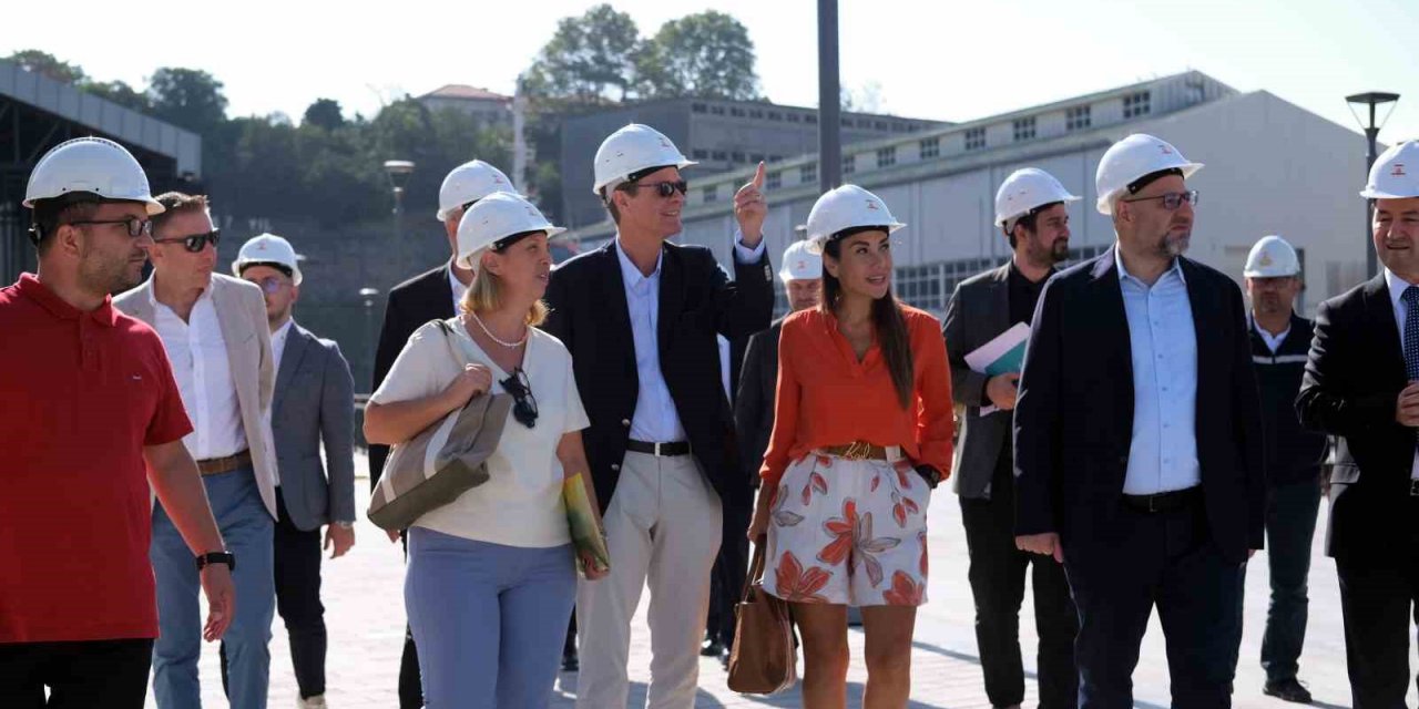 AB Büyükelçisi Landrut tarihi Haliç Tersanesi’ni ziyaret etti