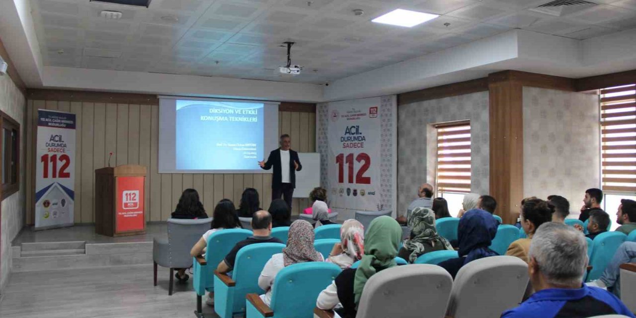 112 görevlilerine etkili konuşma semineri