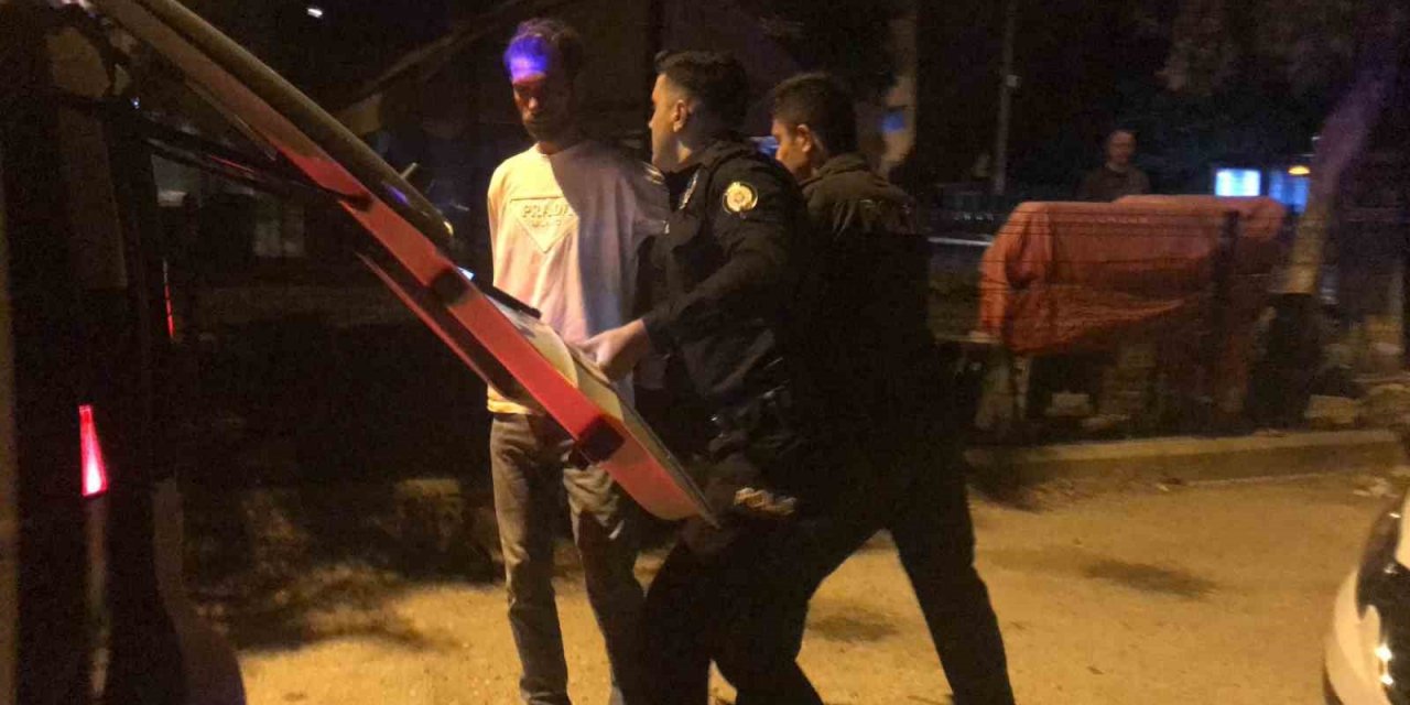 Edirne’de yoldan geçenlere silah gösteren alkollü şüpheliye polisten suçüstü